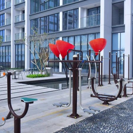 Luxury Apartment In Vinhomes Metropolis Ханой Екстериор снимка