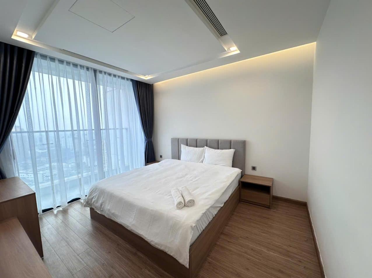 Luxury Apartment In Vinhomes Metropolis Ханой Екстериор снимка
