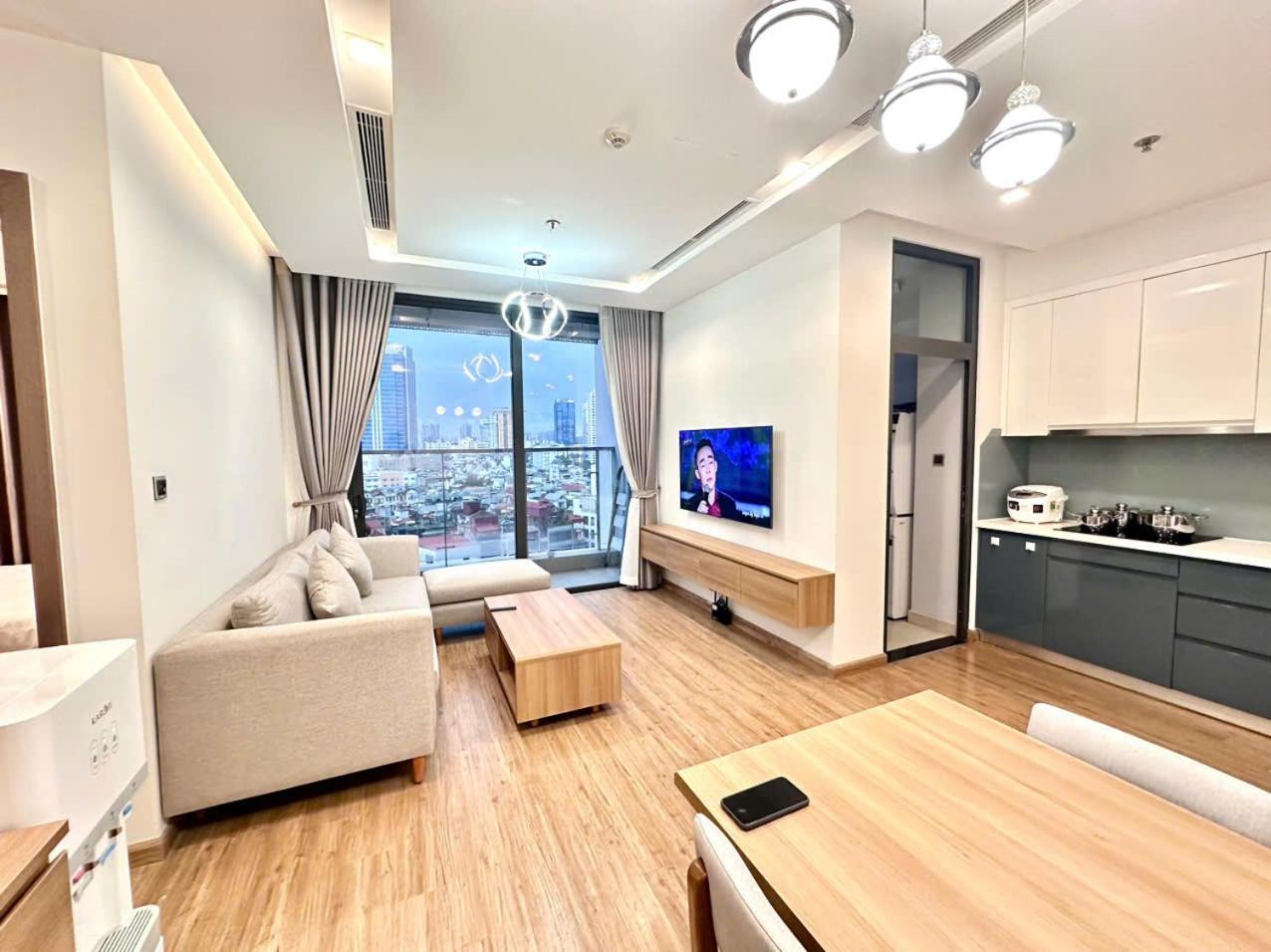 Luxury Apartment In Vinhomes Metropolis Ханой Екстериор снимка