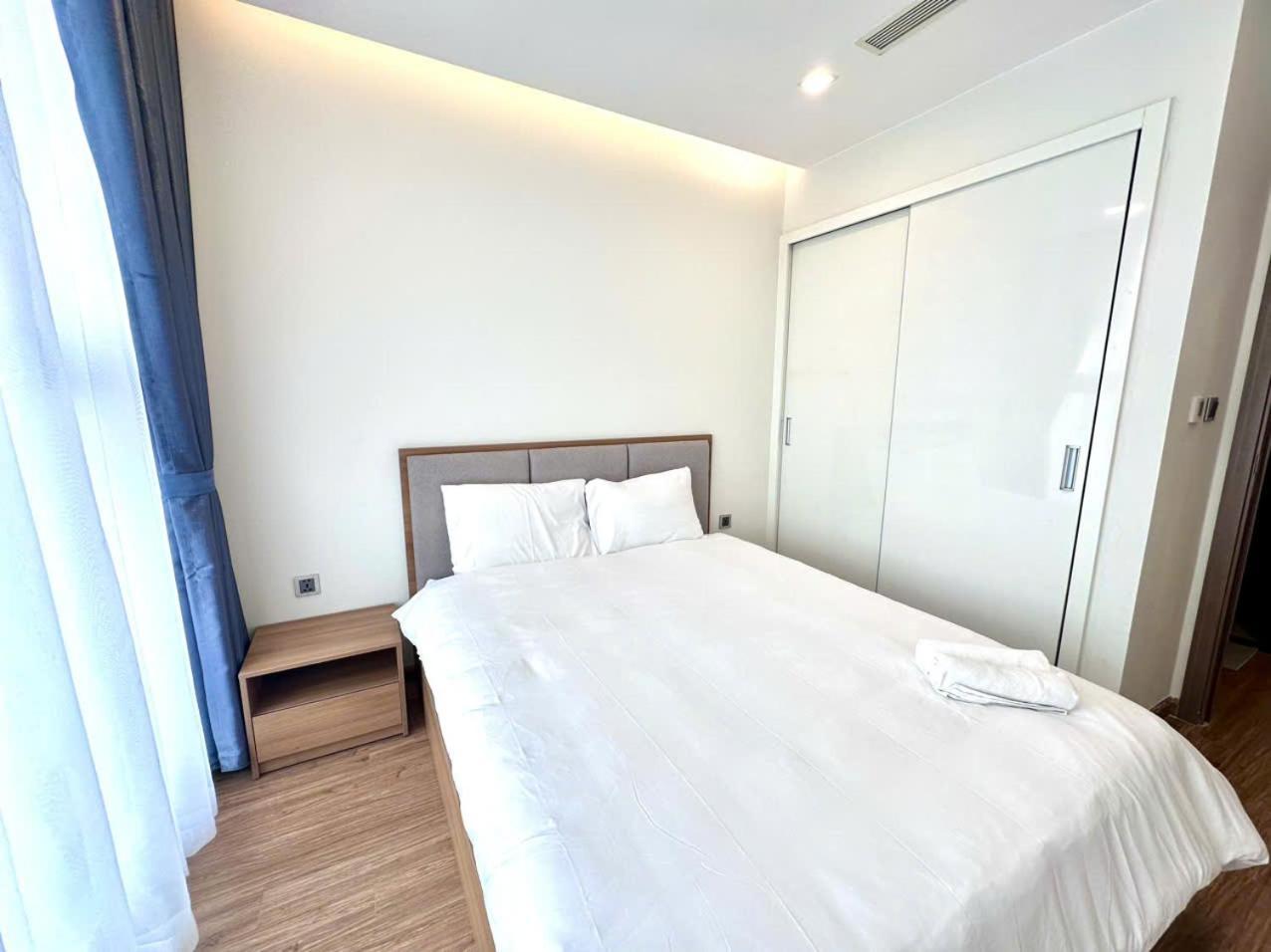 Luxury Apartment In Vinhomes Metropolis Ханой Екстериор снимка