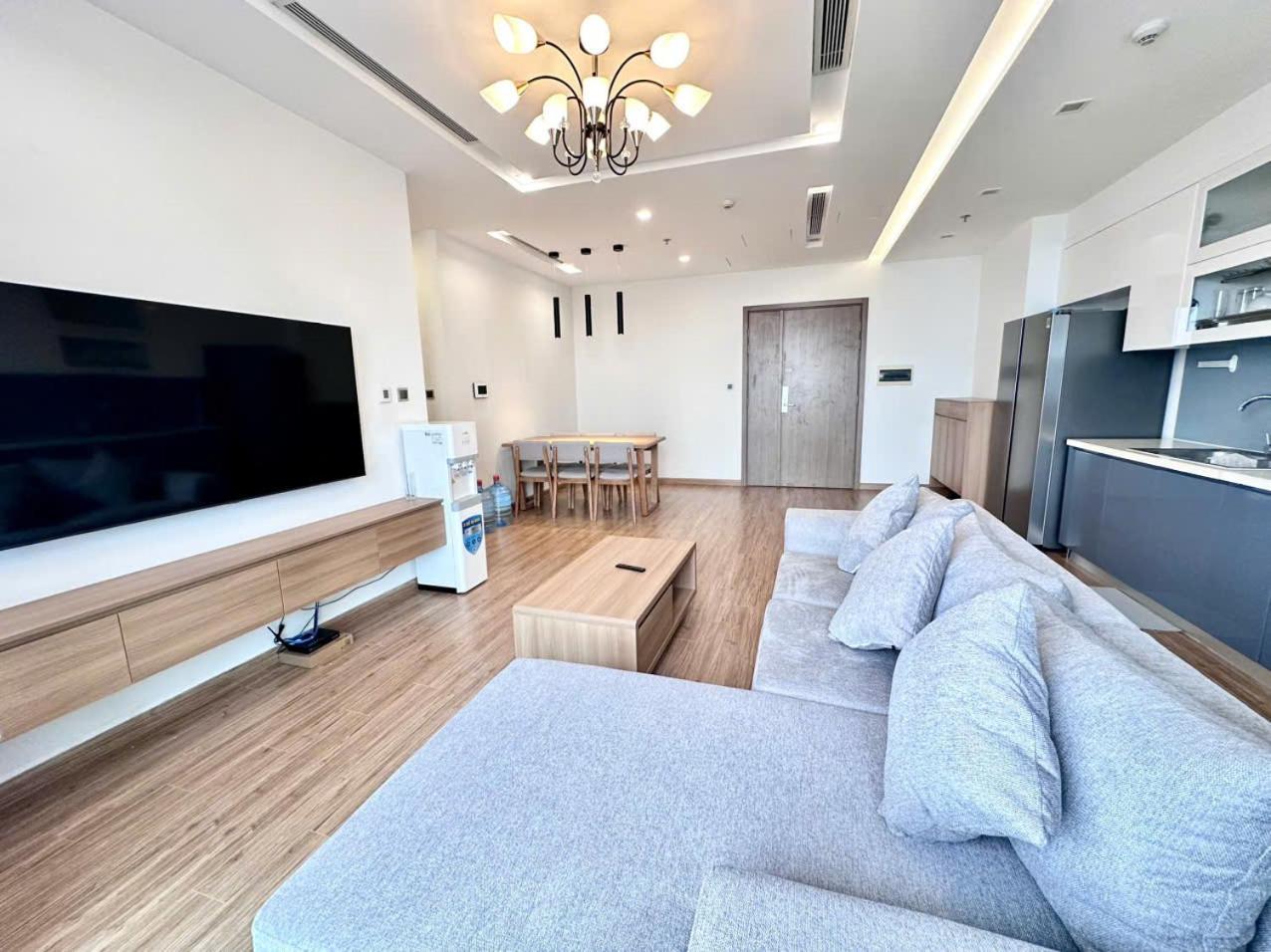 Luxury Apartment In Vinhomes Metropolis Ханой Екстериор снимка