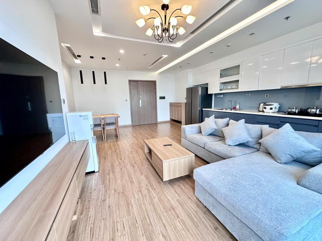 Luxury Apartment In Vinhomes Metropolis Ханой Екстериор снимка