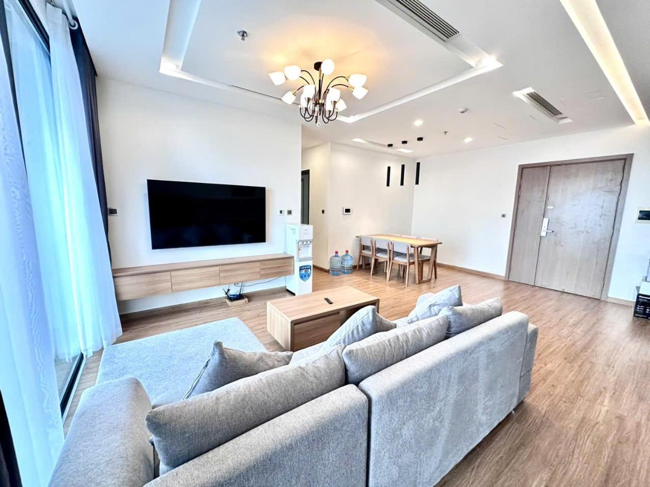 Luxury Apartment In Vinhomes Metropolis Ханой Екстериор снимка