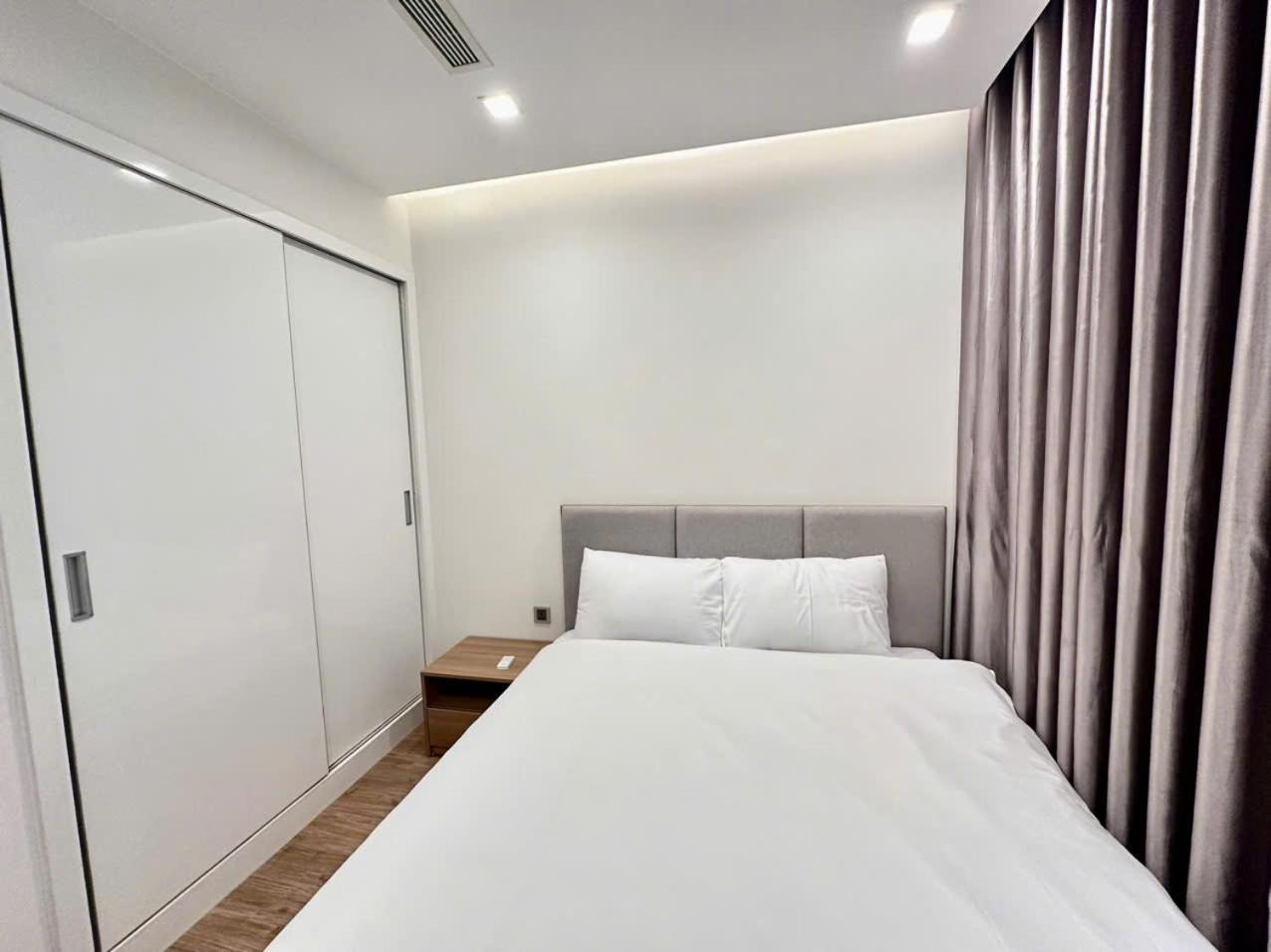 Luxury Apartment In Vinhomes Metropolis Ханой Екстериор снимка