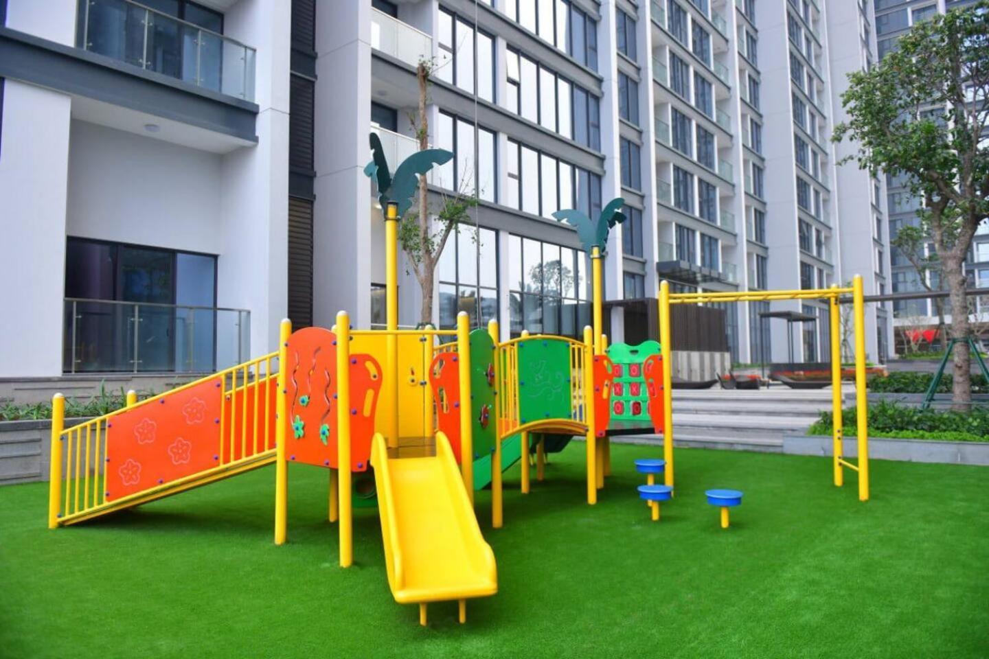 Luxury Apartment In Vinhomes Metropolis Ханой Екстериор снимка