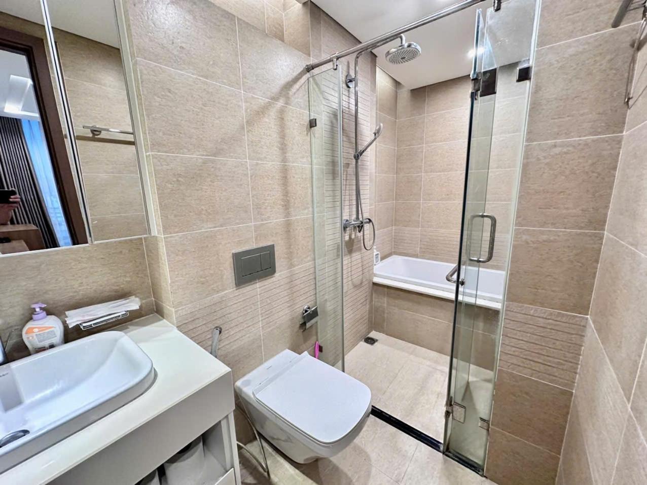 Luxury Apartment In Vinhomes Metropolis Ханой Екстериор снимка