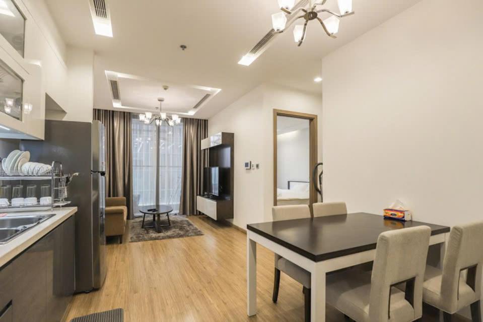 Luxury Apartment In Vinhomes Metropolis Ханой Екстериор снимка