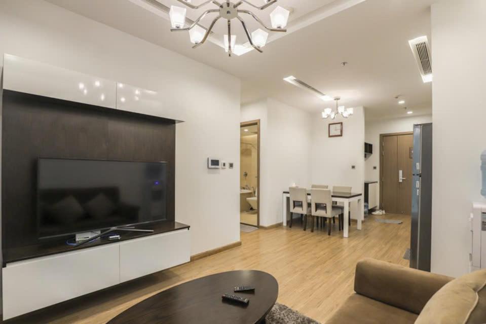 Luxury Apartment In Vinhomes Metropolis Ханой Екстериор снимка