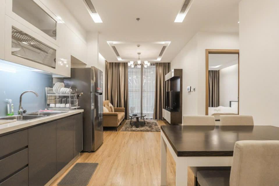 Luxury Apartment In Vinhomes Metropolis Ханой Екстериор снимка