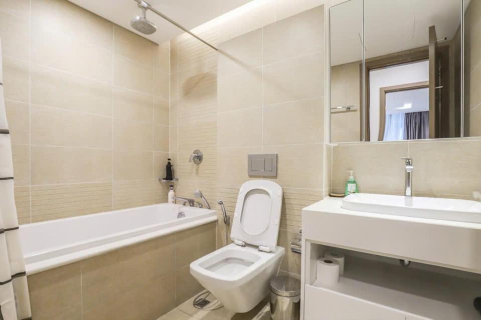 Luxury Apartment In Vinhomes Metropolis Ханой Екстериор снимка